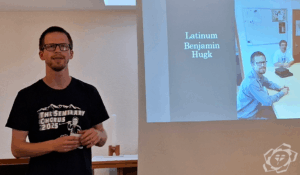 Theologiestudent Benjamin Hugk beim Bericht über seine Eindrücke während seines Auslandsjahres bei unserer Schwesterkirche (WELS).
